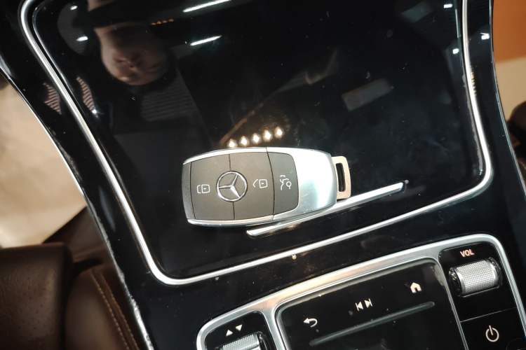 Used Mercedes-Benz GLC 2022 Second Facelift GLC 260 L 4MATIC Dynamic Edition Vehicle Key