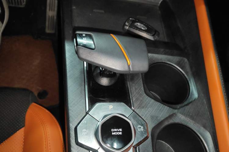 Used CHANGAN UNI-V 2023 1.5T Sport Edition Gear Lever