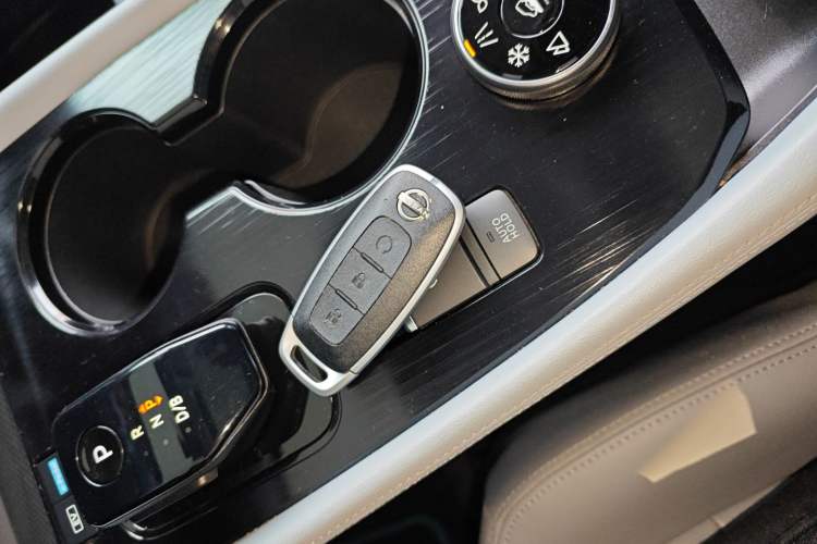 Used Nissan X-Trail 2023 e-POWER Ultra-Hybrid Dual-Motor All-Wheel-Drive Luxury Edition Vehicle Key