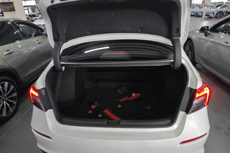 Used Honda Civic 2023 240TURBO CVT Dynamic · Center Stage Special Edition
