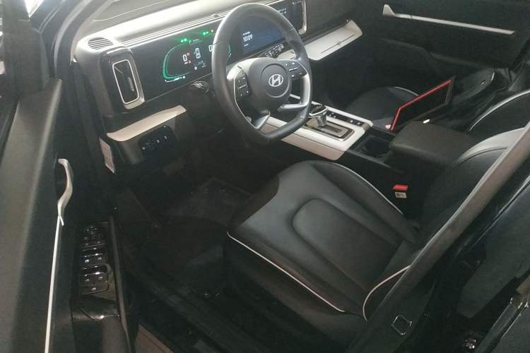 Used Hyundai ix35 2023 Musso 2.0L Deluxe Edition DLX
