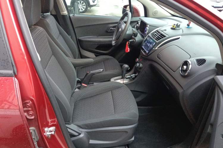 Used Chevrolet Trax 2016 1.4T Automatic Two-Wheel Drive Comfort Version with Sunroof
