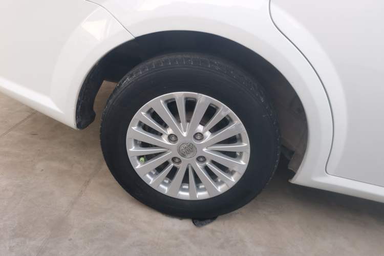 Used Buick Excelle 2015 1.5L Automatic Classic Model Right Rear Wheel Hub