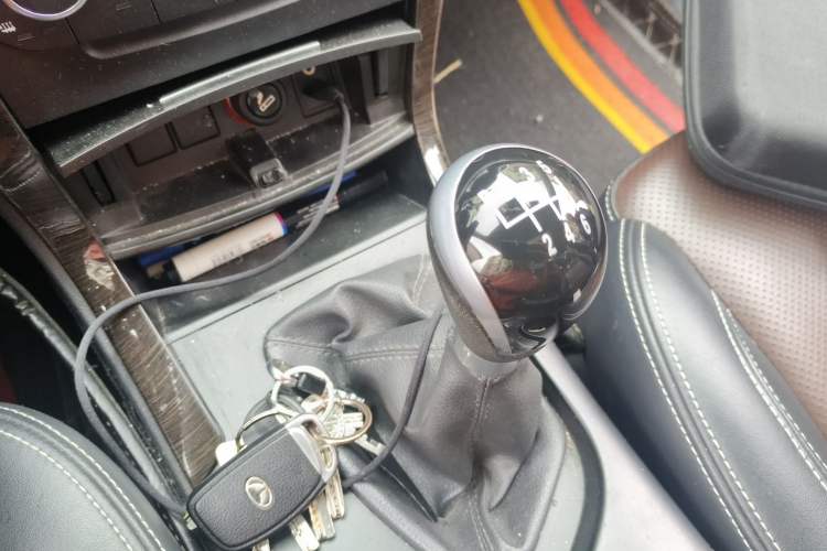 Used HYOSOW S6 2016 1.5T Manual Smart Edition Gear Lever