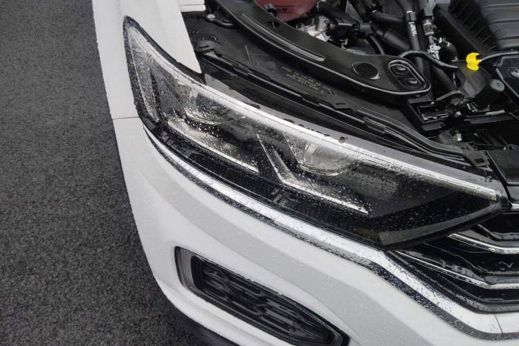 Used Volkswagen T-ROC 2022 280TSI DSG Two-Wheel Drive Elite PLUS Right Front Headlight