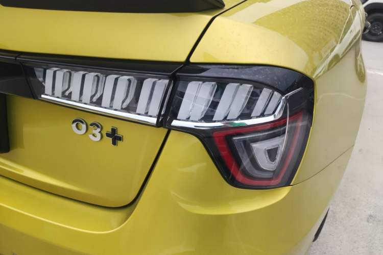 Used Lynk & Co 03 2021 03+ 2.0TD Automatic Wind-Chasing Edition Exterior 3