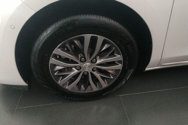 Used Buick GL8 2023 ES Lu Zun Deluxe Model
