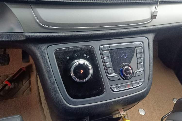 Used SAIC MAXUS G20 2023 Facelifted ES 2.0T Gasoline Automatic Value Edition