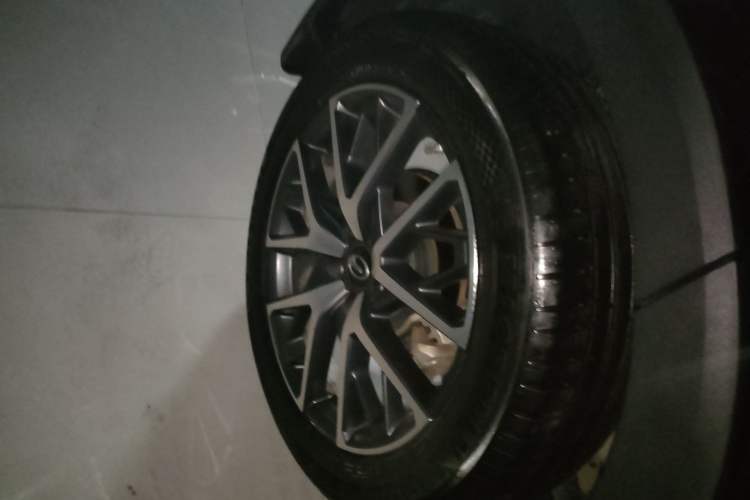 Used GAC Trumpchi GS8 2024 Linghang Series 2.0 TGDI Two-Wheel Drive Luxury Smart Connectivity Version Right Rear Wheel Hub