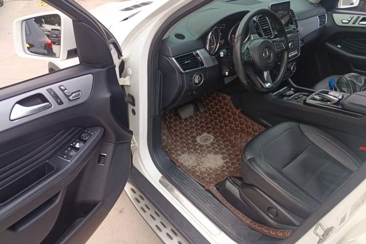 Used Mercedes-Benz GLE Coupe 2015 GLE 400 4MATIC Coupe SUV Driver Seat