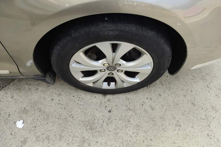 Used Citroen C5 2010 2.3L Automatic Luxury Edition Right Front Wheel Hub