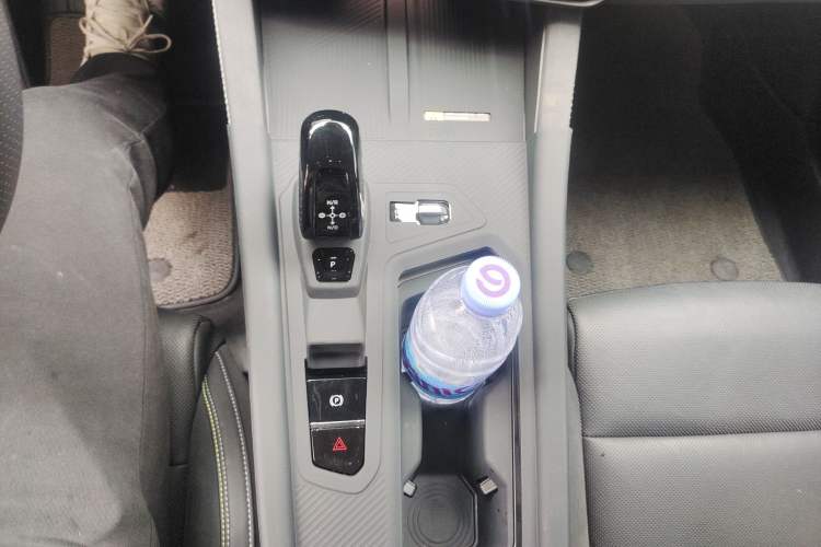 Used Lynk & Co 03 2023 2.0TD DCT JingPro Gear Lever