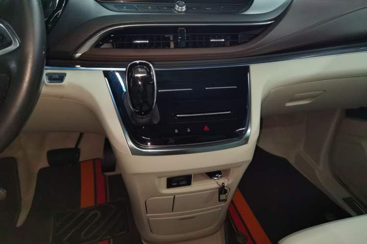 Used Buick GL8 2021 Land Cruiser Executive 652T Premium Model Gear Lever