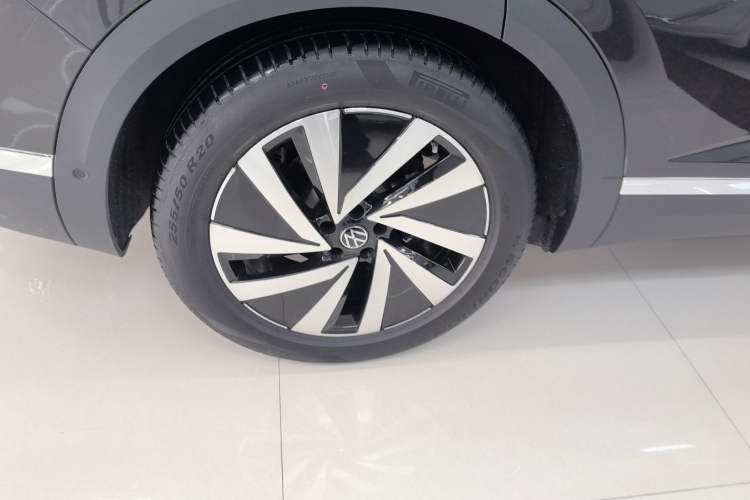 Used Volkswagen Talagon 2022 380TSI Four-Wheel Drive Luxury "Jiajing" Edition Pro 6 Seats Right Rear Wheel Hub