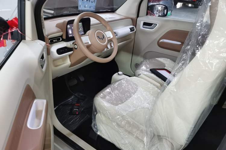 Used Wuling Hongguang MINIEV 2024 3rd Generation 215km Youth Edition