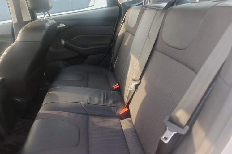 Used Ford Focus 2012 Sedan 1.6L Manual Fashion Edition