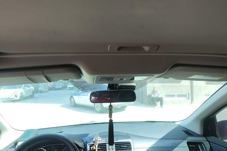 Used Nissan Tiida 2019 1.6L CVT Smart Drive Version China VI Standard Headliner