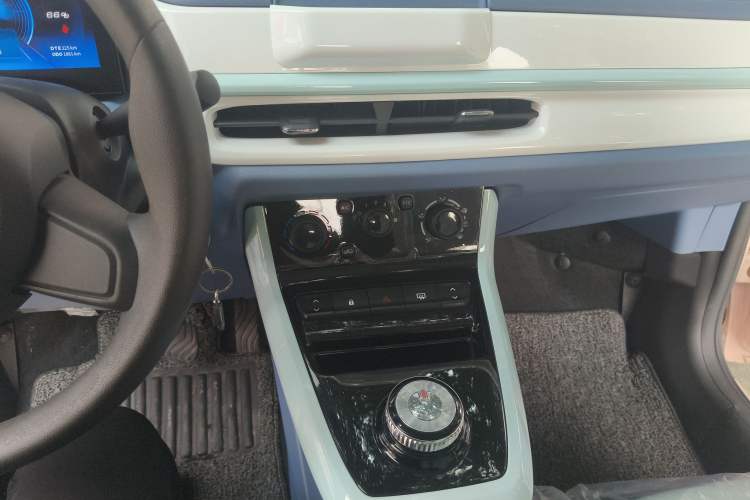 Used Dongfeng NAMMI BOX 2022 Chasing Wind Edition 351KM Standard Model
