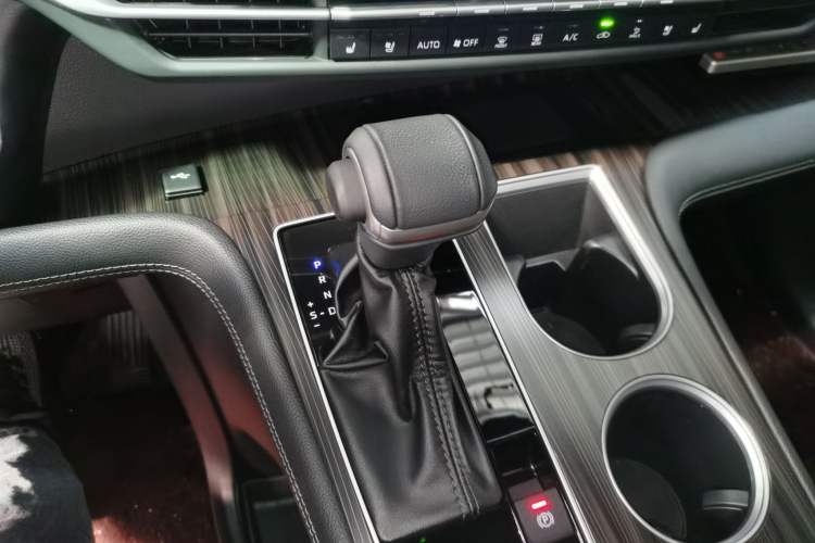 Used Toyota Sienna 2023 2.5L Hybrid Platinum Edition