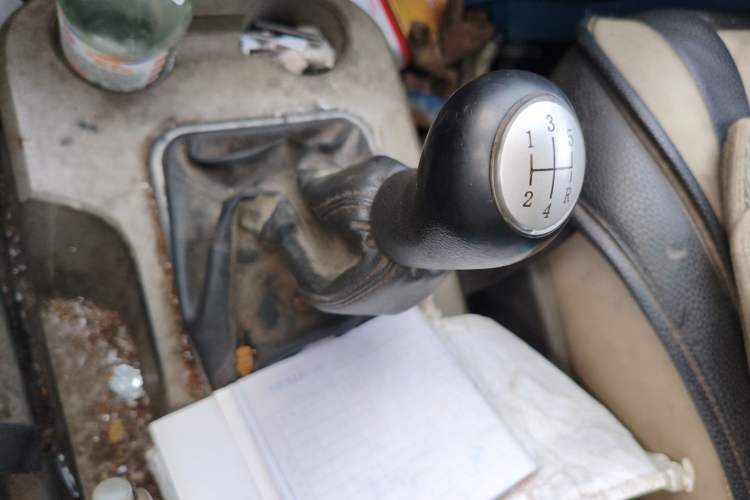 Used FORTHING Lingzhi 2016 M3 1.6L 7-Seater Luxury Model China IV Standard Gear Lever