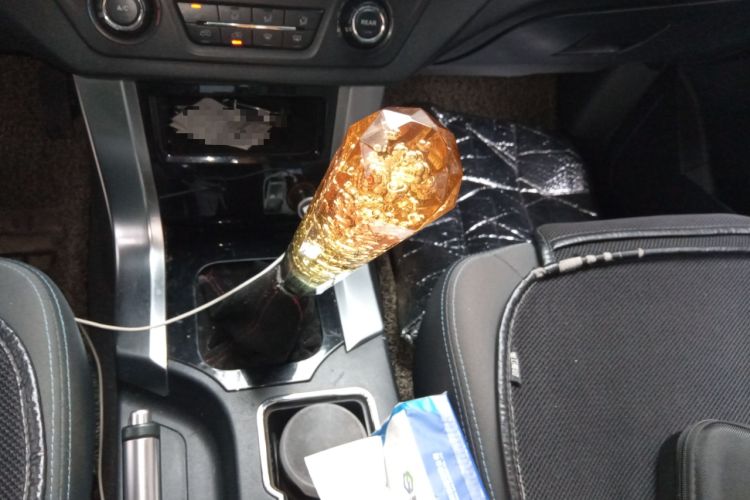 Used Leopaard Q6 2015 2.4L Manual Two-Wheel-Drive Elite Model
