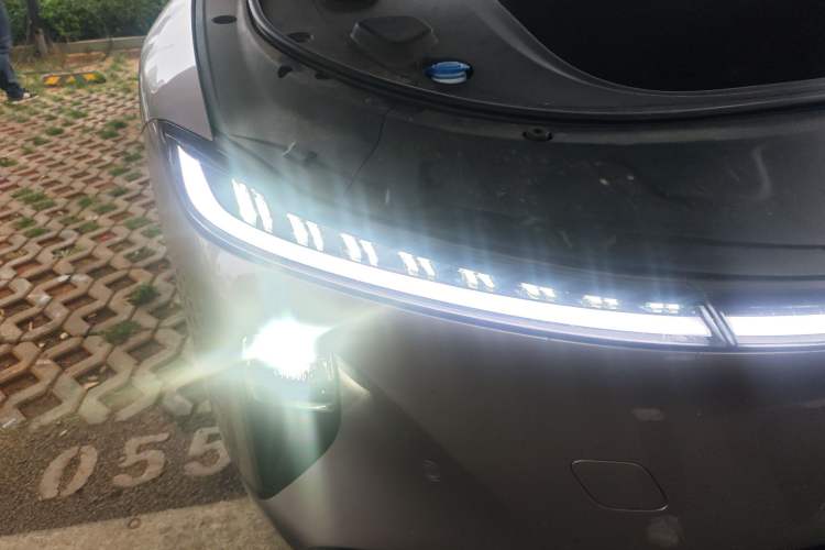 Used CHANGAN NEVO A07 2024 All-Electric "True Fragrance" Edition 710 Flagship Model Right Front Headlight