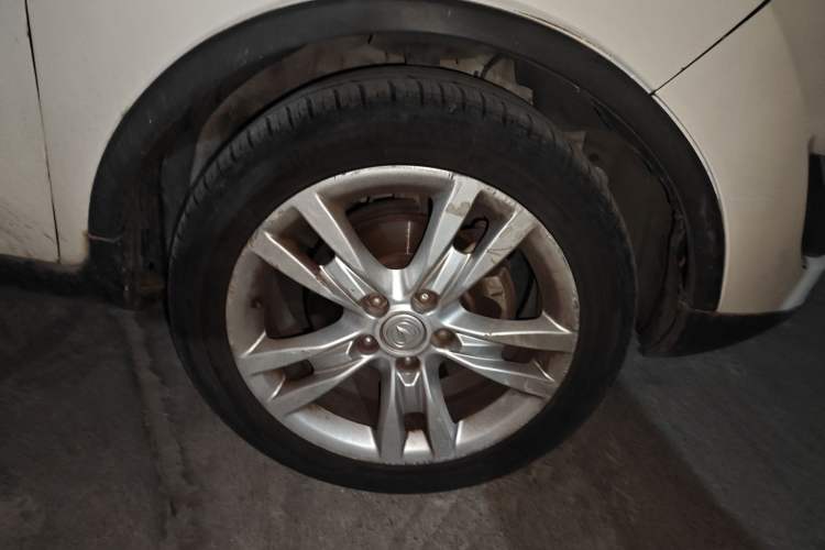 Used CHANGAN CS35 2014 1.6L Automatic Luxury Navigation Model China IV Standard
