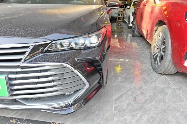 Used Toyota Avalon 2019 Dual-Engine 2.5L XLE Prestige Version China VI Standard