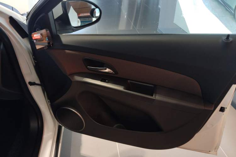 Used Chevrolet Cruze 2013 Hatchback 1.6L Automatic Luxury Model