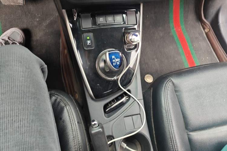 Used Toyota Levin 2016 Dual-Engine 1.8H GS E-CVT Elite Model with Sunroof
