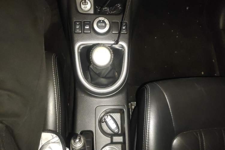 Used Nissan X-Trail 2012 2.5L Manual Luxury Edition 4WD Gear Lever