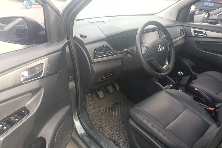 Used CHANGAN KAICHENG Oushang A600 2016 1.5L Manual Luxury 7-Seater Driver Seat
