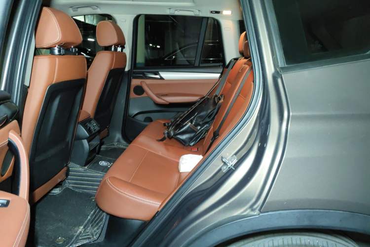 Used BMW X3 2011 xDrive28i Leading Model Left Rear Seat