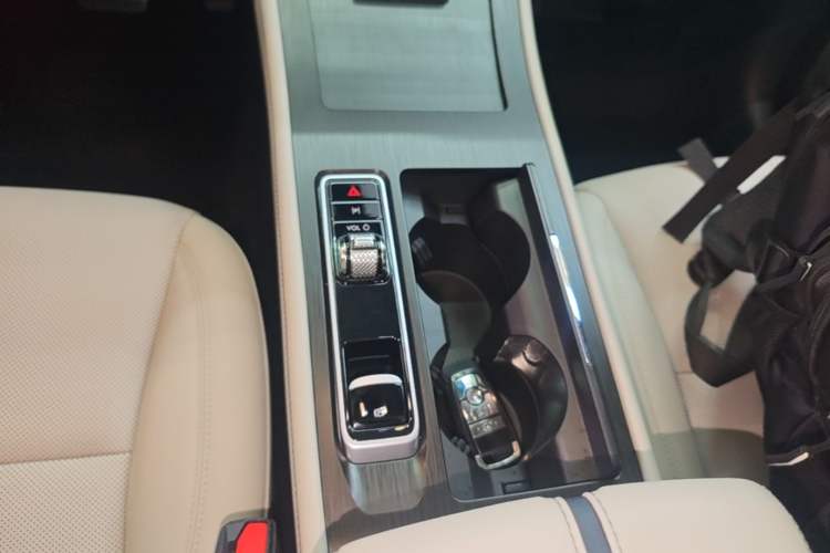 Used Lincoln Corsair 2023 2.0T Two-Wheel Drive Luxury Edition
