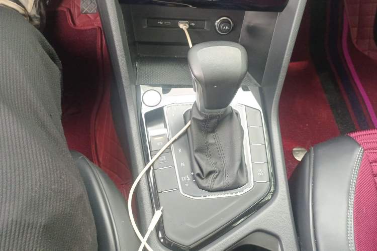 Used Volkswagen Tiguan L 2022 330TSI Automatic Two-Wheel Drive Smart Edition Gear Lever