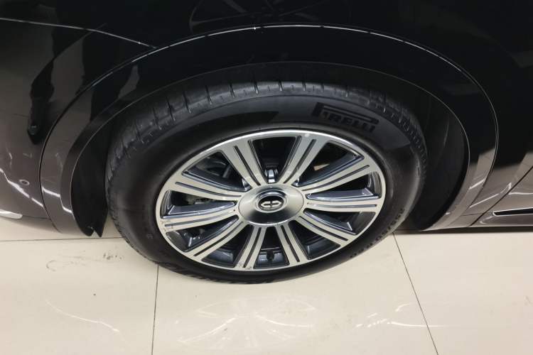 Used Hima AITO M8 2025 Extended-Range Max+ Version 53.4 kWh 6-Seater Edition