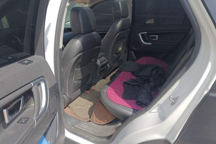 Used Land Rover Discovery Sport 2016 2.0T SE Left Rear Seat