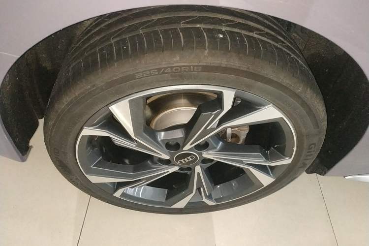 Used Audi A3 2025 Sportback 35TFSI Prestige Edition Right Rear Wheel Hub