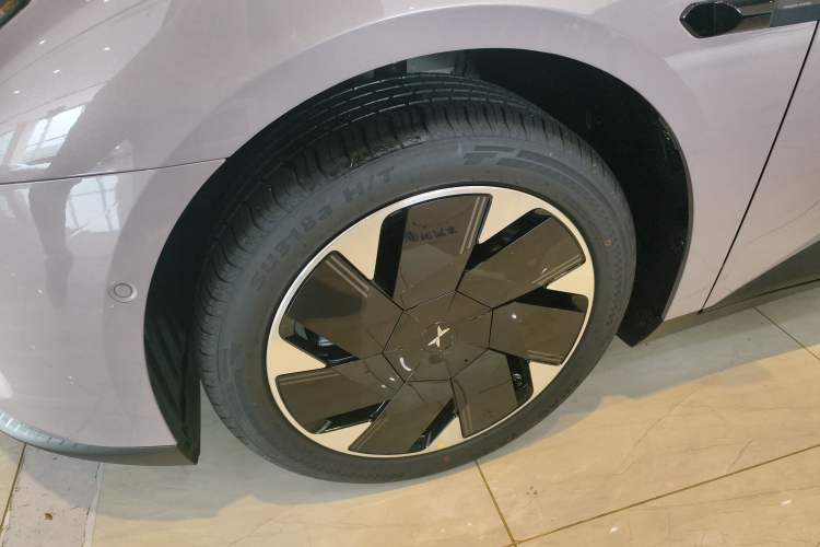 Used XPeng MONA M03 2025 600 with Ultra-Long Range Max Left Front Wheel Hub