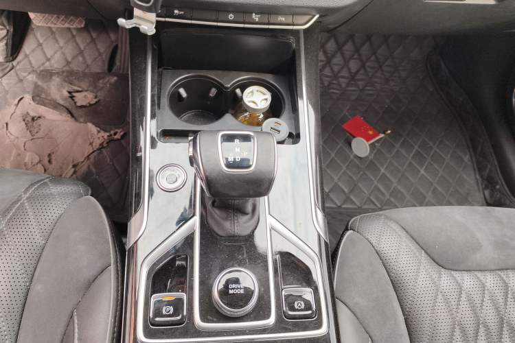 Used Hongqi HS5 2022 Facelifted Version 2.0T Smart Connect Flagship All-Wheel-Drive Edition
