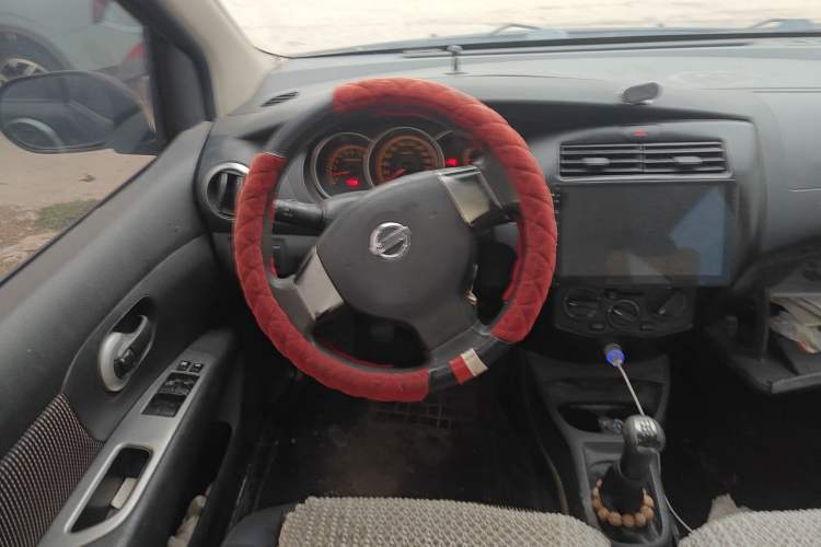 Used Nissan Livina 2008 JINRUI 1.6L Manual Standard Edition Steering Wheel