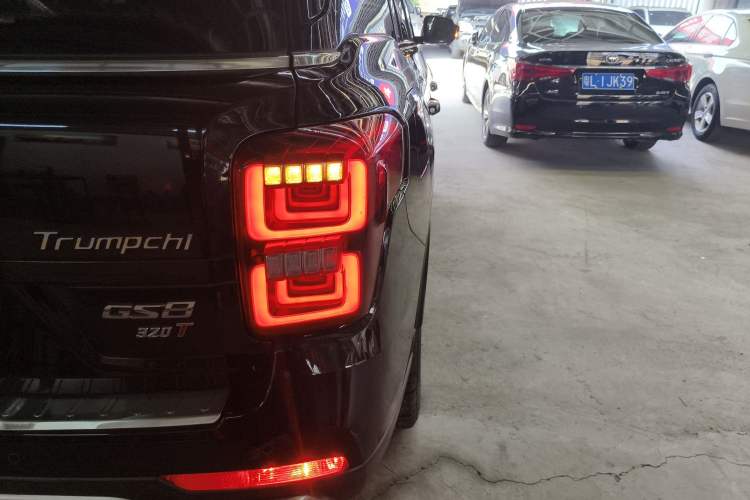 Used GAC Trumpchi GS8 2017 320T Two-Wheel Drive Luxury Smart Connectivity Version (7 Seats)