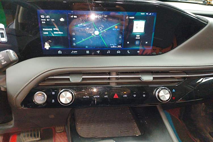 Used Dongfeng Aeolus Huge 2022 Mach Dual-Motor 1.5T MHD Dare-to-Dream Edition
