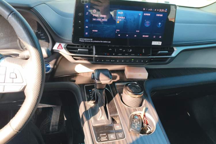 Used Toyota Granvia 2023 2.5L Hybrid Prestige VIP Edition Audio And AC Panel