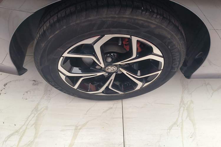 Used MG 5 2022 180 DVVT CVT Youth Luxury Edition
