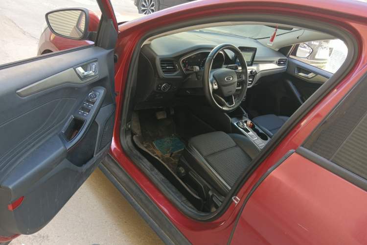 Used Ford Focus 2019 Sedan EcoBoost 125 Automatic Trendy Model China V Standard Driver Seat