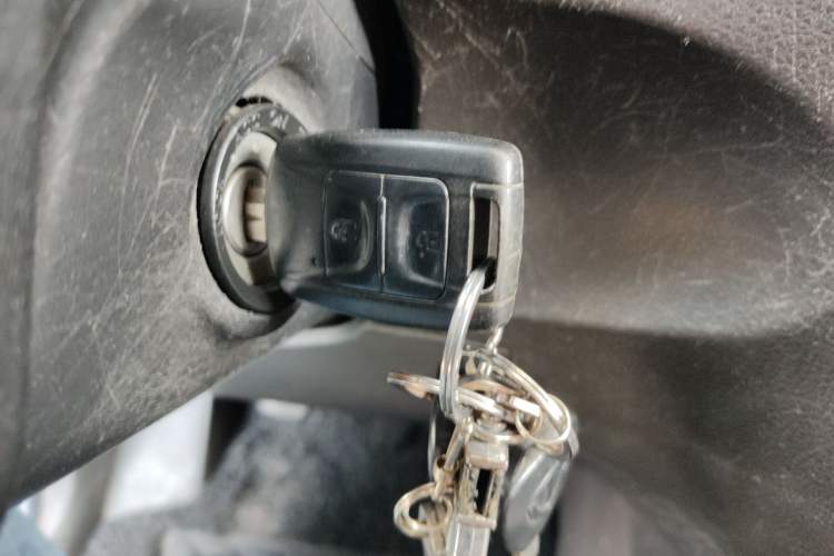 Used Wuling Rongguang V 2016 1.5L Standard Version Vehicle Key