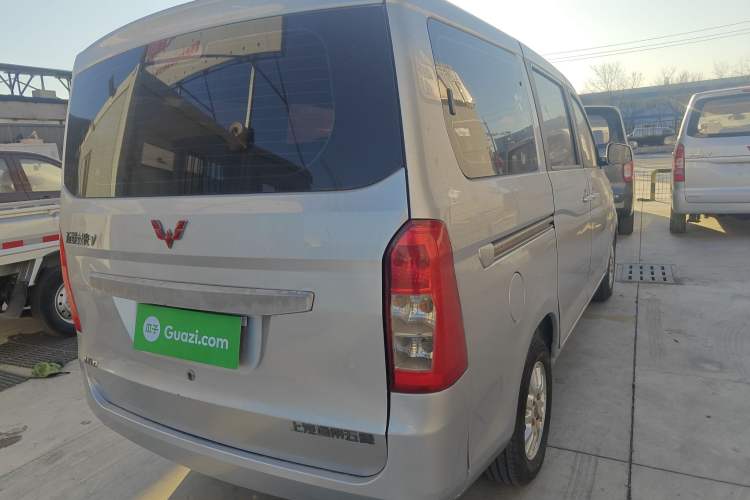 Used Wuling Rongguang V 2016 1.5L Standard Version

