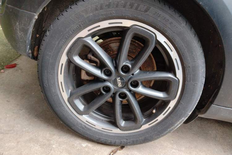 Used MINI Countryman 2014 1.6L ONE Right Rear Wheel Hub