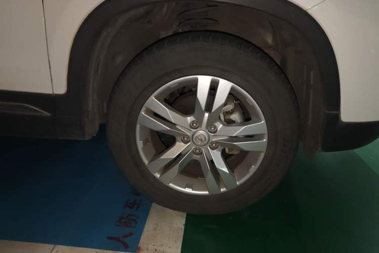 Used CHANGAN CS75 2017 Shangkui Edition 1.5T Automatic Fengyue Model Right Front Wheel Hub